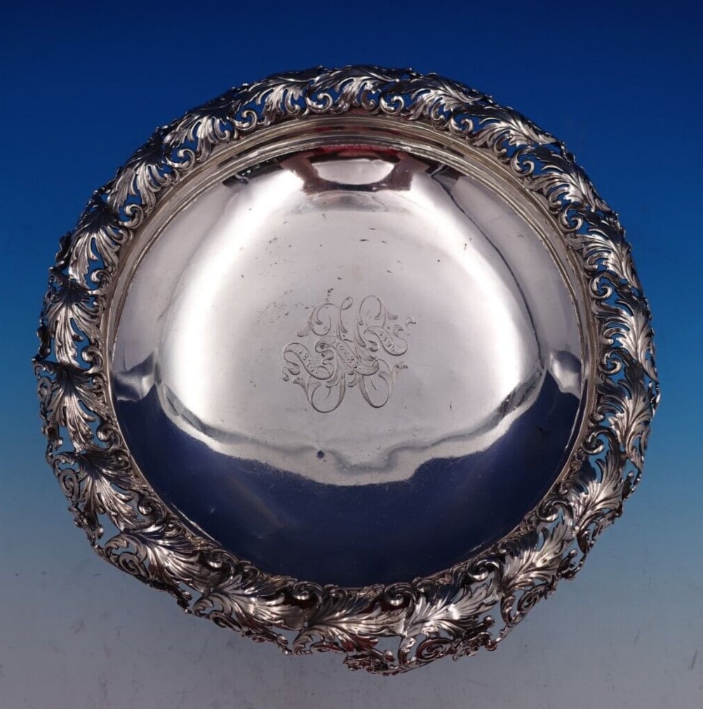 Redlich Sterling Silver Centerpiece Bowl 1699 with Pierced Leaf Flower Border: Redlich Sterling Silver Centerpiece Bowl 1699 with Pierced Leaf Flower Border This exquisite centerpiece bowl from Redlich is crafted from sterling silver (.925) and showcases a stunning pierced leaf 