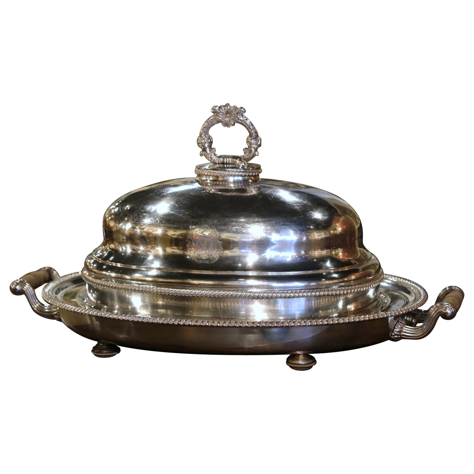 Victorian Sheffield Silver Plated Well Tree and Meat Dome circa 1870: Victorian Sheffield Silver Plated Well Tree and Meat Dome circa 1870 This exquisite 19th Century English Sheffield Silver Plated Two-Piece Well Tree and Meat Dome is a stunning example of Victorian cr