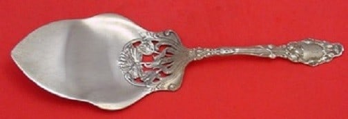 Gorham Virginiana Sterling Silver Pie Server 9 3/4" Floral Design: Gorham Virginiana Sterling Silver Pie Server 9 3/4" Floral Design This exquisite pie server from the Virginiana pattern by Gorham showcases a beautifully pierced design adorned with floral motifs. Cra