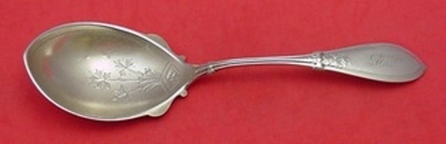 Whiting Italian Sterling Silver 9 Inch Berry Spoon Brite-Cut: Whiting Italian Sterling Silver 9 Inch Berry Spoon Brite-Cut This exquisite 9-inch berry spoon from Whiting is crafted in sterling silver with a beautiful Brite-Cut design, featuring the elegant Itali