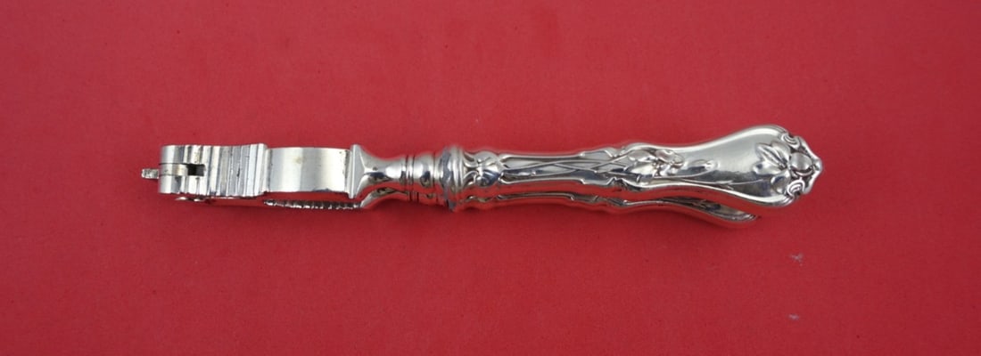 Whiting Violet Sterling Silver Nut Cracker 7 1/8" (1 of 2)