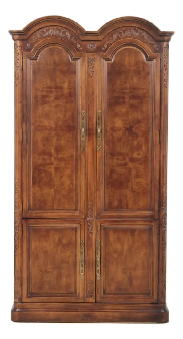 Henredon Villa Borghese Walnut Armoire 46w x 20.5d x 85h: Henredon Villa Borghese Walnut Armoire 46w x 20.5d x 85h Louis XV style armoire wardrobe from the Villa Borghese Collection by Henredon. Crafted in walnut, this piece features raised panel doors, a pe