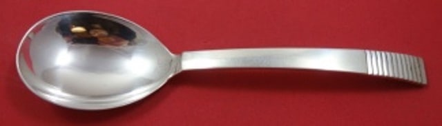Georg Jensen Parallel Sterling Silver Ovoid Soup Spoon 6 5/8: Georg Jensen Parallel Sterling Silver Ovoid Soup Spoon 6 5/8 This exquisite soup spoon from the Parallel pattern by Georg Jensen is crafted from high-quality sterling silver. With an elegant ovoid sha