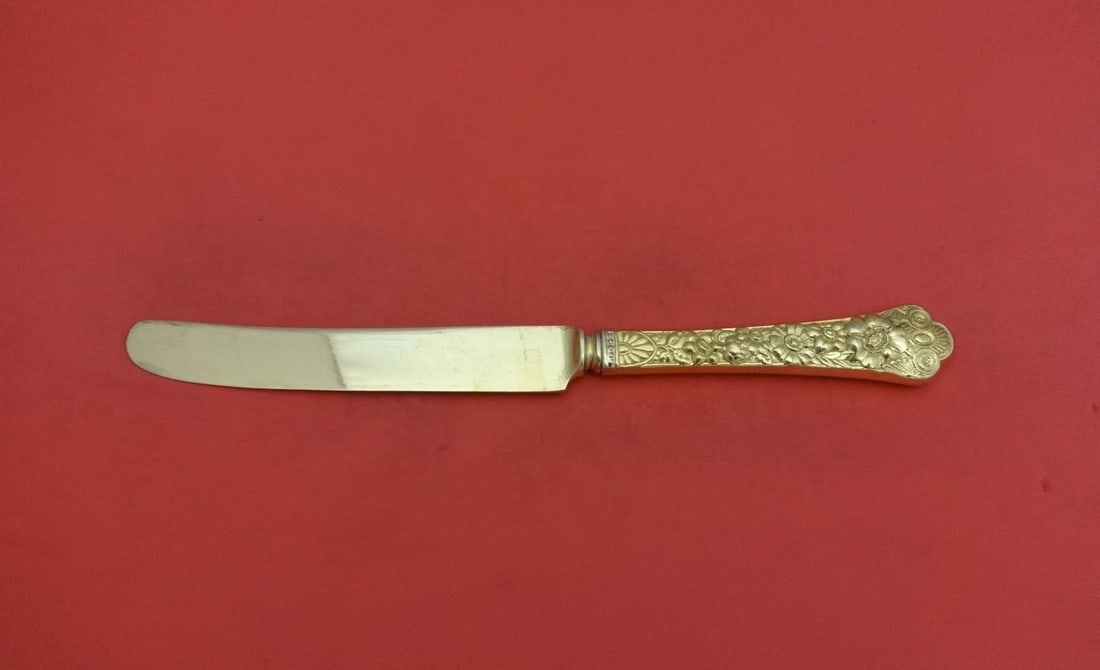 Gorham Cluny Vermeil Sterling Silver Dinner Knife 9 3/4 Old French: Gorham Cluny Vermeil Sterling Silver Dinner Knife 9 3/4 Old French This Cluny Vermeil dinner knife by Gorham features a stunning Old French design, adding elegance to your dining experience. Crafted w