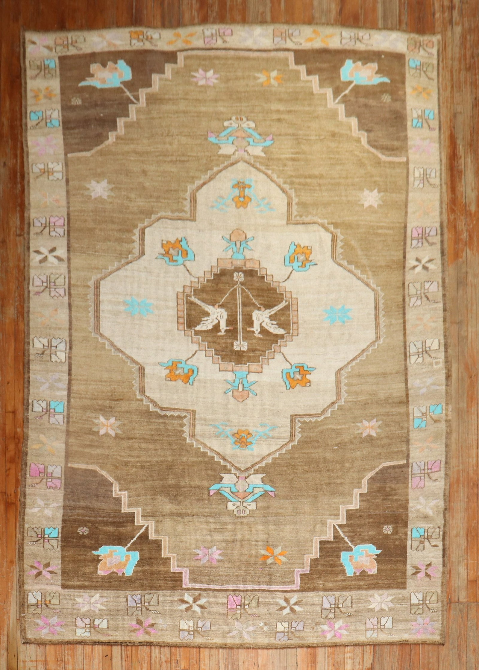8' 5" x 12' 6" Mid 20th Century Turkish Kars Room Rug: 8' 5" x 12' 6" Mid 20th Century Turkish Kars Room Rug Mid 20th century Turkish Kars medallion rug with an intricate geometric design and colorful motifs. This pre-owned room-size rug is identified as 