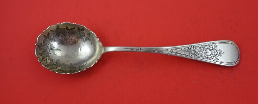 Tiffany & Co King William Engraved Sterling Silver Berry Spoon 9": Tiffany & Co King William Engraved Sterling Silver Berry Spoon 9" This exquisite serving spoon from Tiffany & Co. features the elegant King William Engraved pattern with intricate floral designs on th
