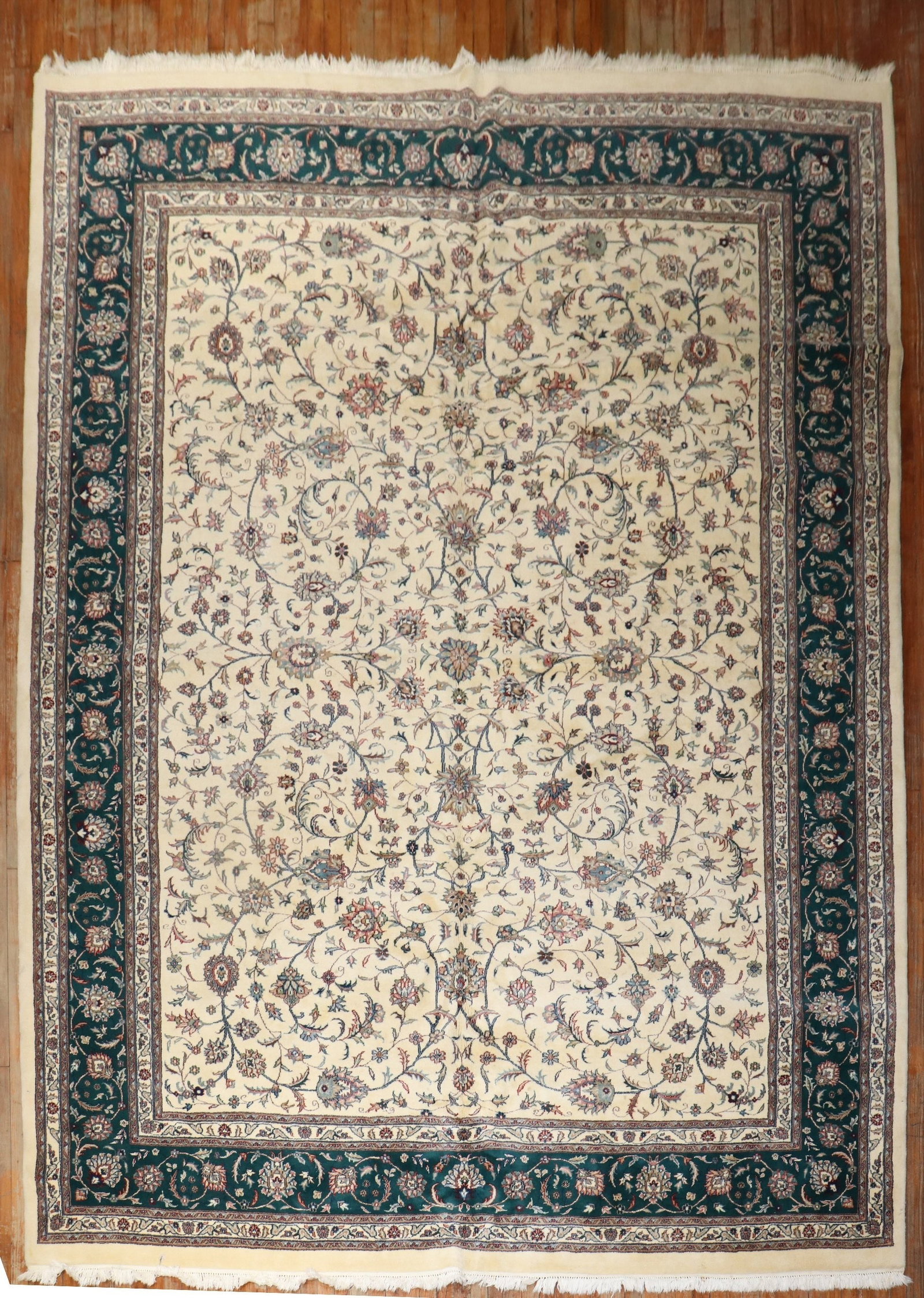 10' x 13' 3" Indian Kandahar Room Rug Persian Type: 10' x 13' 3" Indian Kandahar Room Rug Persian Type Late 20th century Indo Kandahar vintage rug in a room-size format. This pre-owned rug is identified as a Persian type and offers a classic decorative