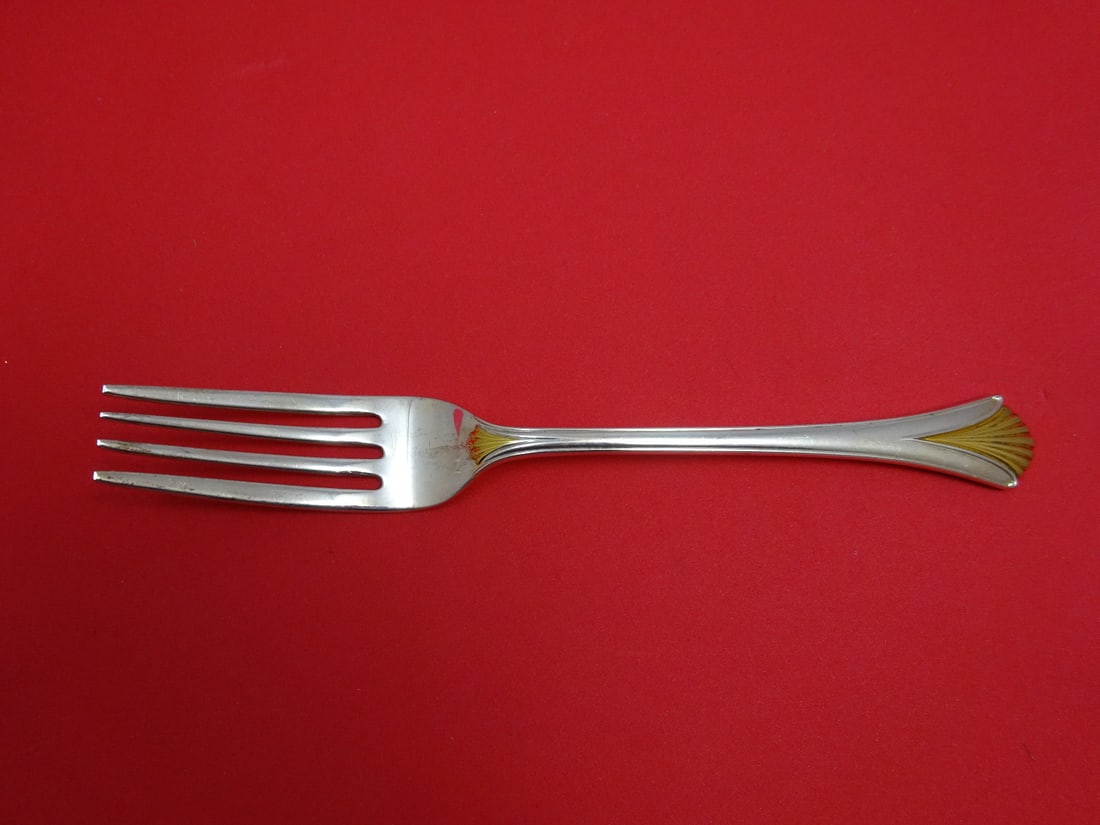 Lunt Regency Shell Gold Sterling Dinner Fork 7 7/8": Lunt Regency Shell Gold Sterling Dinner Fork 7 7/8" Sterling silver dinner fork in the Regency Shell Gold pattern by Lunt. It is not monogrammed and is in excellent pre-owned condition. Specifications