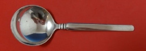 W & S Sorensen Windsor Sterling Silver Berry Spoon 7 3/4": W & S Sorensen Windsor Sterling Silver Berry Spoon 7 3/4" This exquisite Windsor (also known as Waldorf) berry spoon by W & S Sorensen is crafted from high-quality sterling silver. Measuring 7 3/4" in