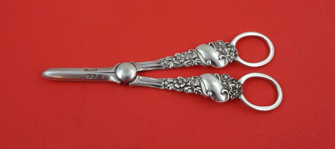 Victorian Sterling Silver Grape Shears Flower Motif London 1900 6.25": Victorian Sterling Silver Grape Shears Flower Motif London 1900 6.25" Discover these exquisite English Victorian Sterling Silver Grape Shears, a stunning example of craftsmanship from the turn of the 