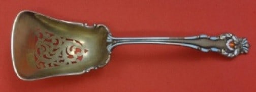 Queen by Mount Vernon Howard Sterling Silver Fruit Scoop Enamel 8.5 Inch: Queen by Mount Vernon Howard Sterling Silver Fruit Scoop Enamel 8.5 Inch This exquisite fruit scoop, crafted by Mount Vernon, showcases the elegance of the Queen pattern. Made from sterling silver, th