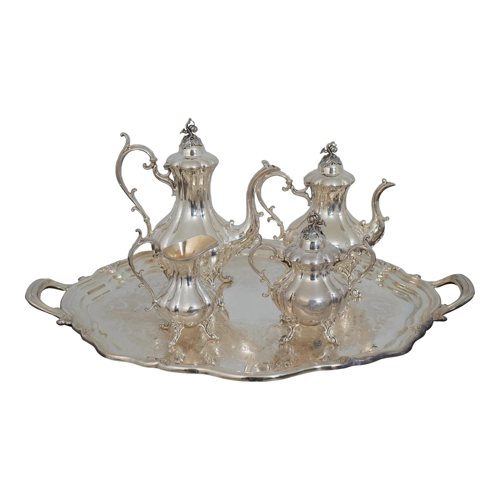 1970s Reed & Barton Winthrop Silver Plate Tea Set 4 Pieces with Tray: 1970s Reed & Barton Winthrop Silver Plate Tea Set 4 Pieces with Tray This exquisite 1970s Reed & Barton Winthrop Silver Plate Tea Set features four elegantly crafted pieces, including a charming tray.