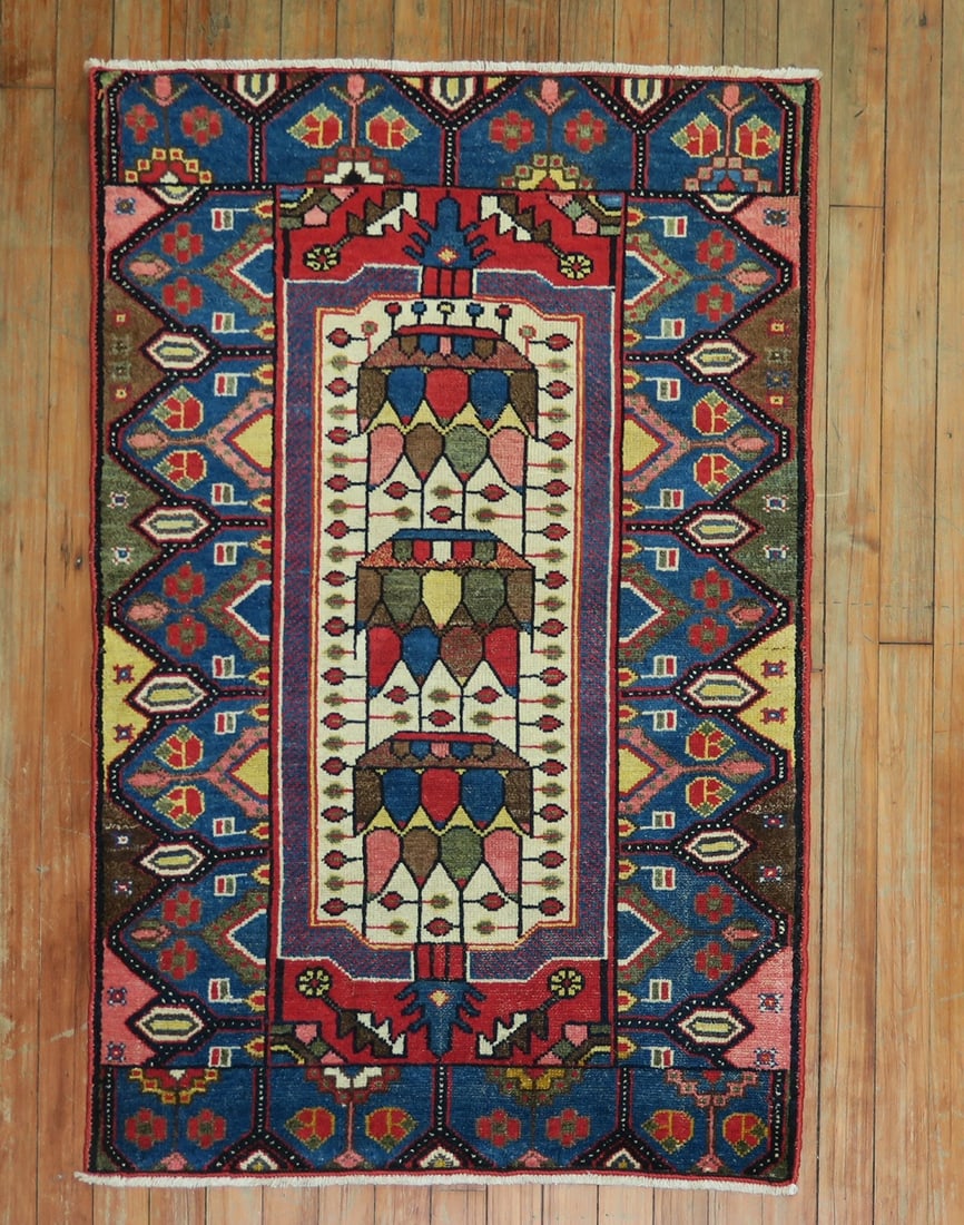 2' 5" x 3' 8" Persian Malayer mat early 20th century: 2' 5" x 3' 8" Persian Malayer mat early 20th century Early 20th century Persian Malayer mat with a traditional design and colorful patterning. This pre-owned small rug is identified as a Malayer and f