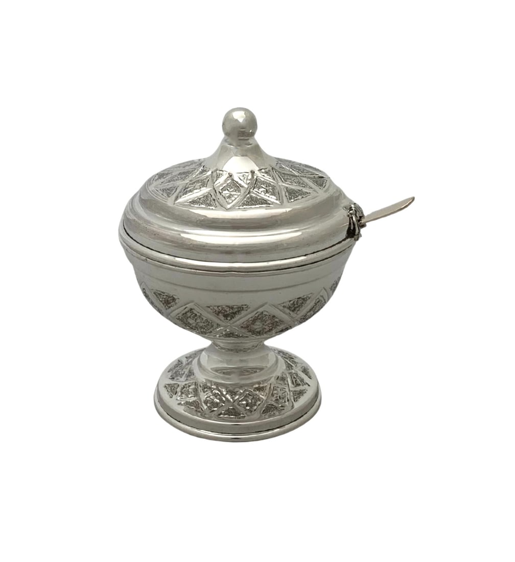 Elegant 925 Sterling Silver Handmade Honey Dish & Spoon Made in Turkey: Elegant 925 Sterling Silver Handmade Honey Dish & Spoon Made in Turkey This exquisite handmade honey dish and spoon set is crafted from fine 925 sterling silver, showcasing a modern design with a diam