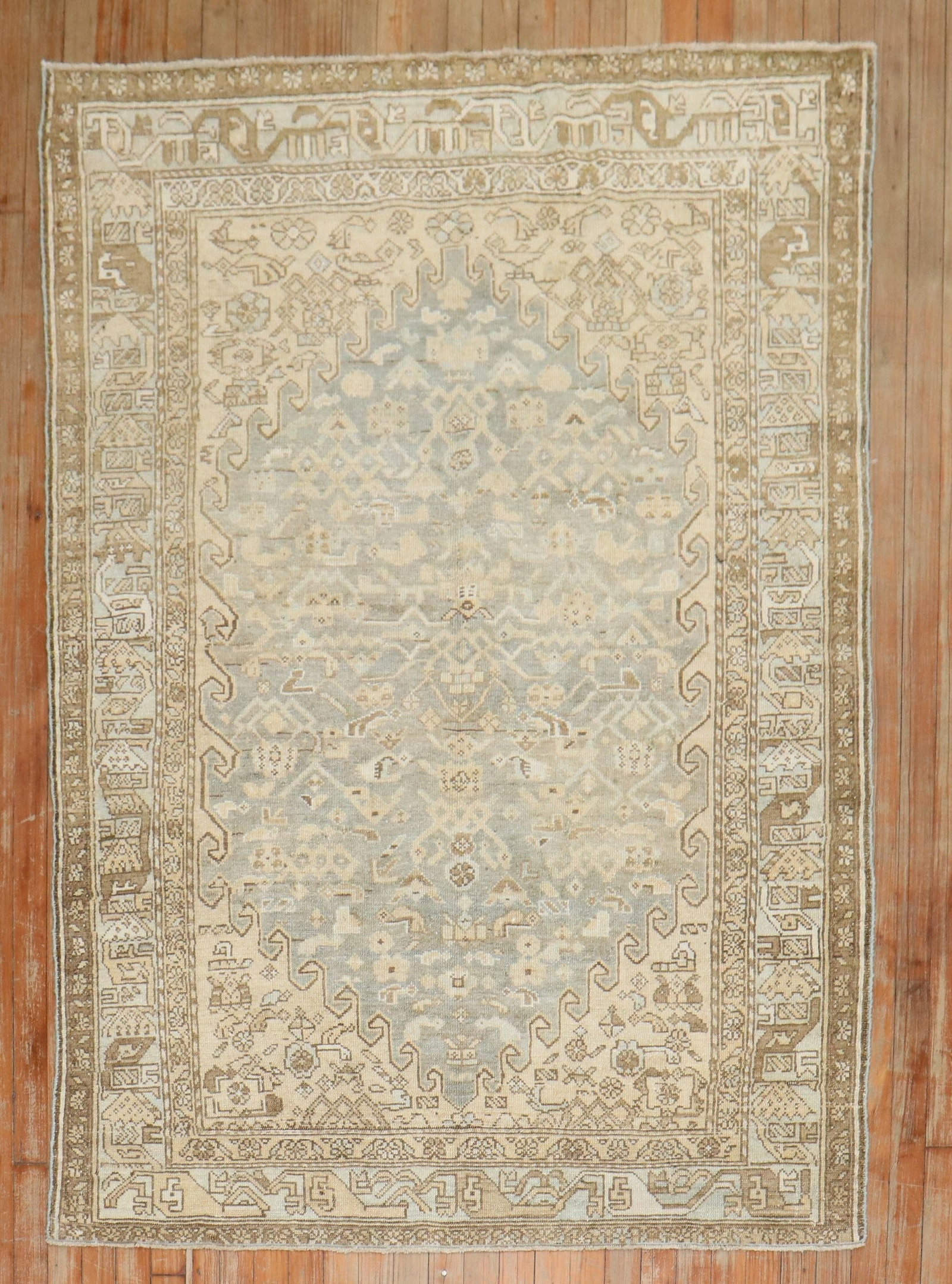 4' 5" x 6' 1" Persian Malayer Accent Rug 1930s: 4' 5" x 6' 1" Persian Malayer Accent Rug 1930s Pre-owned Persian Malayer accent rug from the 1930s. Specifications Type: Malayer Category: Accent Origin: Persian Period: 1930s Dimensions: 4' 5" x 6' 1