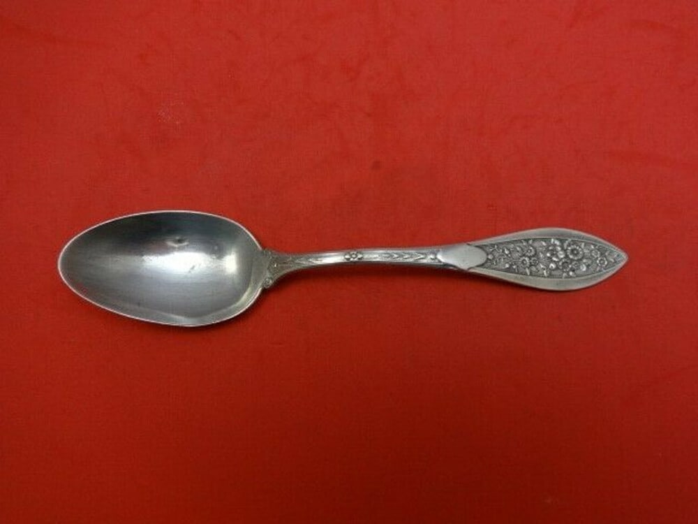 Shiebler Montezuma Sterling Silver Soup Spoon 7 1/4 Inch Antique: Shiebler Montezuma Sterling Silver Soup Spoon 7 1/4 Inch Antique This exquisite Montezuma place soup spoon is crafted from sterling silver, showcasing the intricate pattern designed by Shiebler. Measu