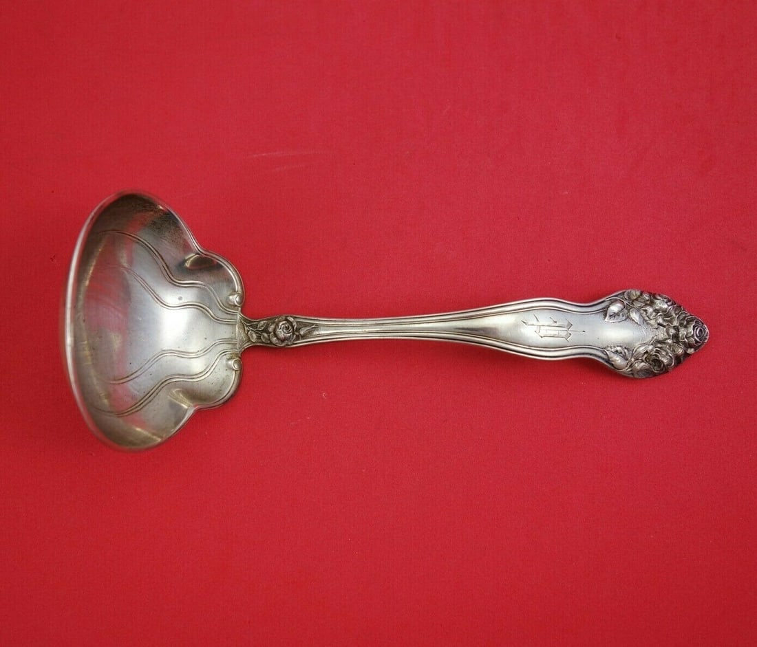 Watson Wedding Rose Sterling Silver Gravy Ladle 7.5 Inch Heavy: Watson Wedding Rose Sterling Silver Gravy Ladle 7.5 Inch Heavy This exquisite gravy ladle features the elegant Wedding Rose pattern by Watson, crafted from high-quality sterling silver. Measuring 7 1/