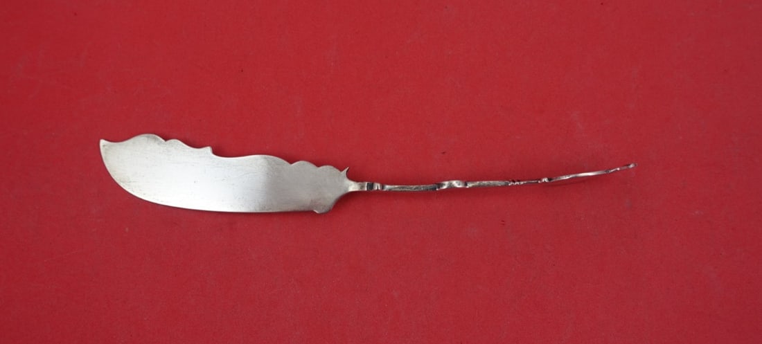 Gorham Medallion Sterling Silver Master Butter Knife 7 1 4 Flat Twist Handle: Gorham Medallion Sterling Silver Master Butter Knife 7 1 4 Flat Twist Handle This is a Gorham sterling silver master butter knife featuring a flat twist handle design in the Medallion pattern. Made in
