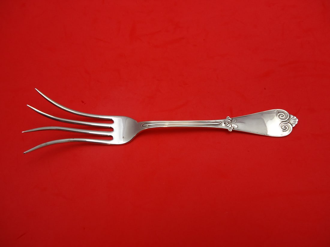 Tiffany Co Beekman Sterling Silver Serving Fork with Splayed Tines: Tiffany Co Beekman Sterling Silver Serving Fork with Splayed Tines Tiffany & Co. Beekman sterling silver baked potato fork with splayed tines. The piece is not monogrammed and is in excellent pre-owne