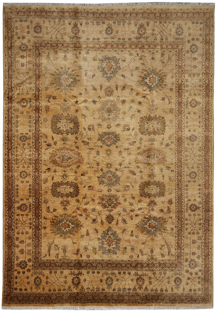 8.4 x 11.4 Handmade Oushak Wool Rug: 8.4 x 11.4 Handmade Oushak Wool Rug Free continental US Shipping This 8.4 x 11.4 Oushak handmade rug is hand-knotted using high-quality natural wool and reflects the classic Oushak tradition. It featu