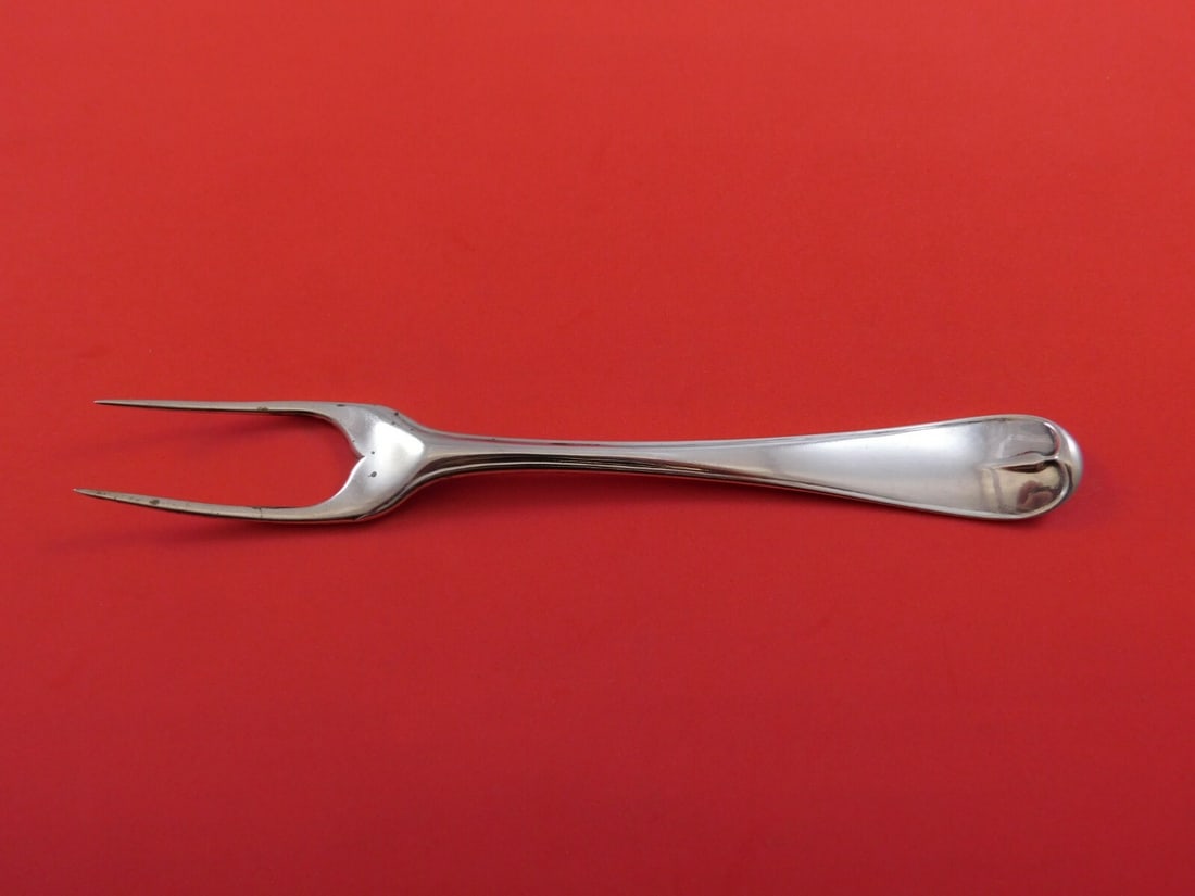 English Sterling Silver Server Engraved Wheat Design with Eagle Wings: English Sterling Silver Server Engraved Wheat Design with Eagle Wings This exquisite English sterling silver server showcases a beautifully engraved design featuring a sheaf of wheat embellished with 