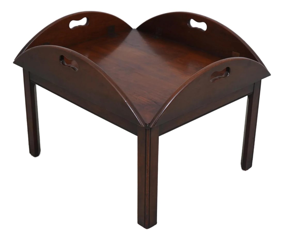 Baker Chippendale Mahogany Butler Coffee Table with Removable Tray: Baker Chippendale Mahogany Butler Coffee Table with Removable Tray This exquisite Baker Chippendale Style Mahogany Butler Coffee Table, dating from the 1940s to 1950s, showcases quality construction a