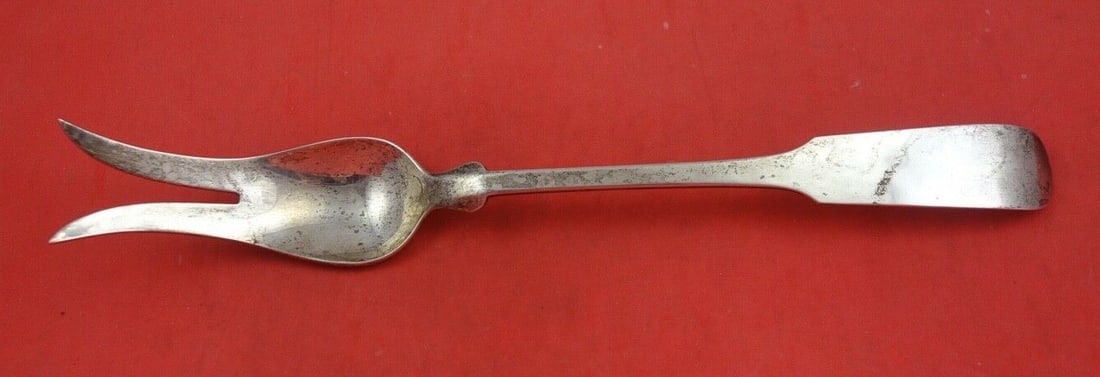 Tipt Serving Fork by Various Makers Sterling Silver 10 3/4 Inch Hand Wrought: Tipt Serving Fork by Various Makers Sterling Silver 10 3/4 Inch Hand Wrought This exquisite serving fork is crafted from sterling silver and features a classic Tipt pattern. Measuring 10 3/4 inches in