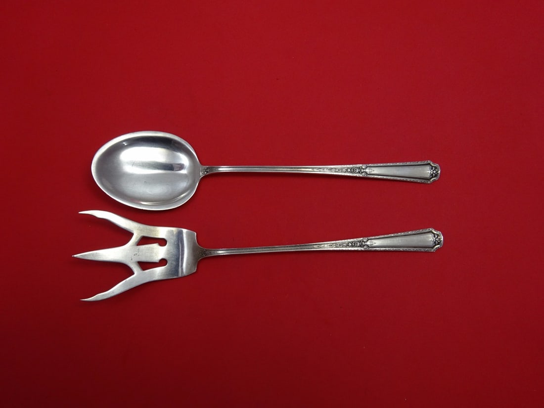Towle Sterling Silver Louis XIV Lettuce Set 2pc Fork 9 Spoon 8.5: Towle Sterling Silver Louis XIV Lettuce Set 2pc Fork 9 Spoon 8.5 Elevate your dining experience with this exquisite 2-piece lettuce set from Towle, crafted in luxurious sterling silver. The set includ