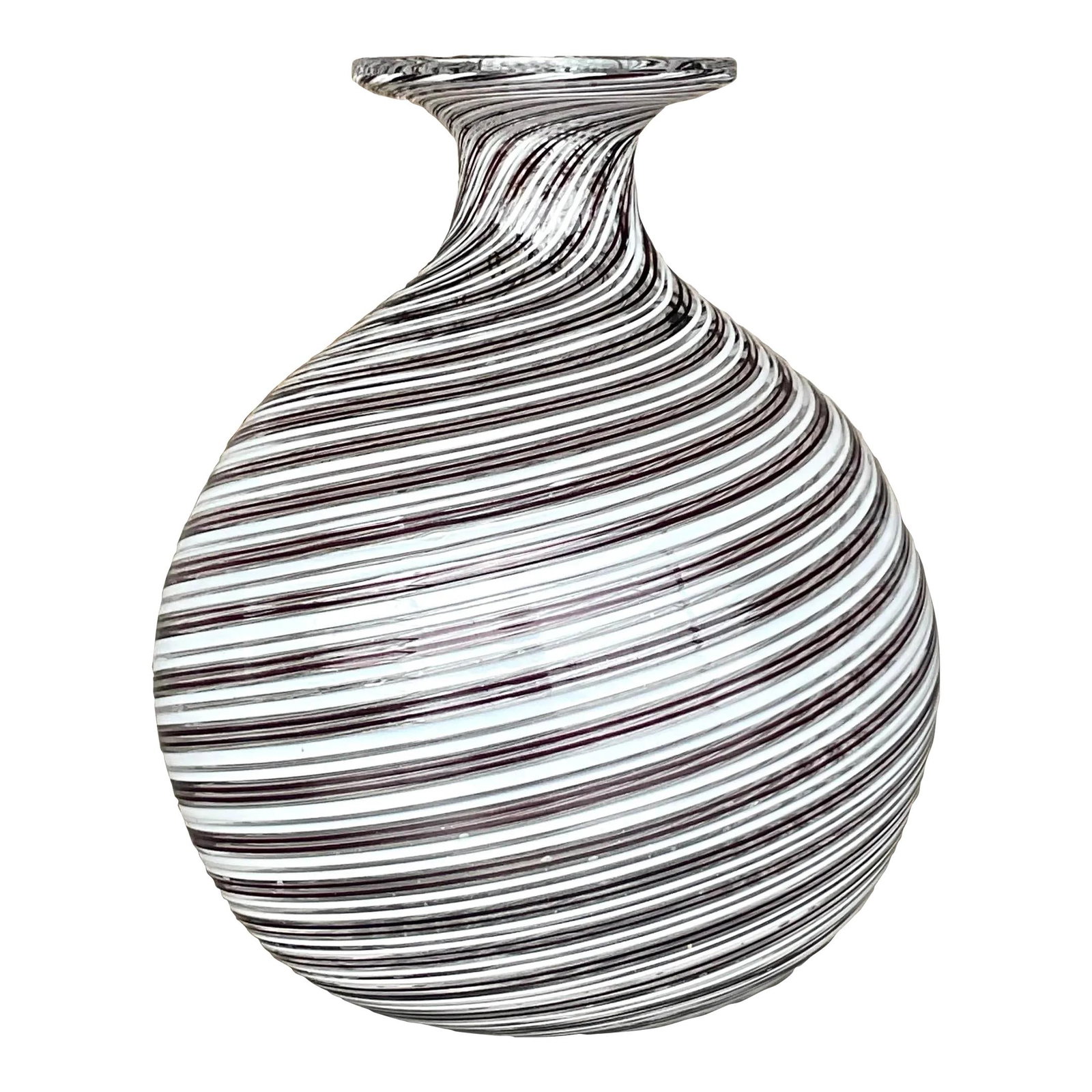 Signed Vintage Boho Swirl Art Glass Vase Black and White: Signed Vintage Boho Swirl Art Glass Vase Black and White This stunning vintage Boho art glass vase features a chic swirl design in striking black and white. It is signed and numbered on the bottom, ad