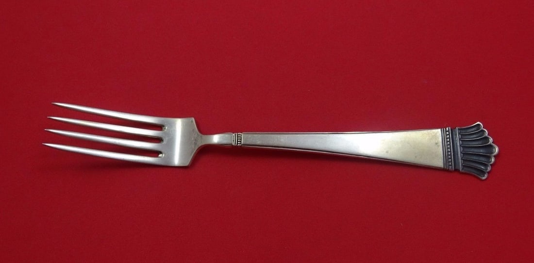 Norwegian Sterling Silver Kavaler Dinner Fork by Saethers Gull 8: Norwegian Sterling Silver Kavaler Dinner Fork by Saethers Gull 8 This is a Kavaler by Saethers Gull sterling silver dinner fork from Norway, dating between 1900 and 1940. The fork measures 8 inches in