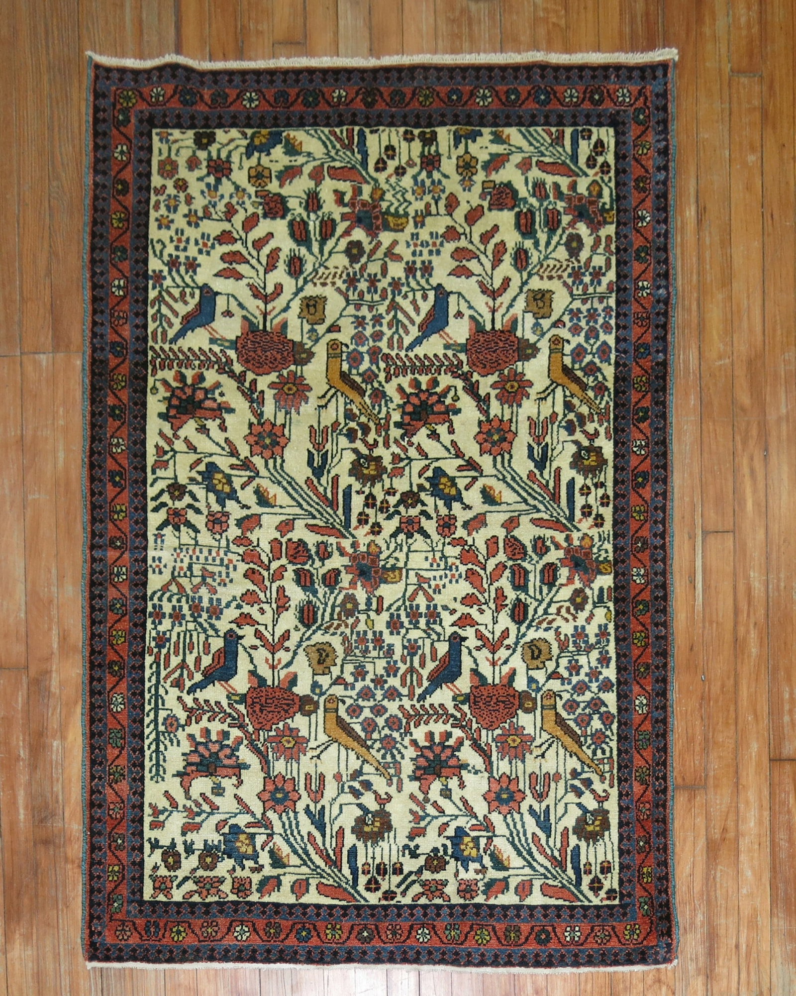 3' 6" x 4' 10" Persian Pictorial Malayer Rug: 3' 6" x 4' 10" Persian Pictorial Malayer Rug Early 20th century Persian Malayer pictorial rug in a small format. This pre-owned piece features the pictorial style noted in the original listing. Specif
