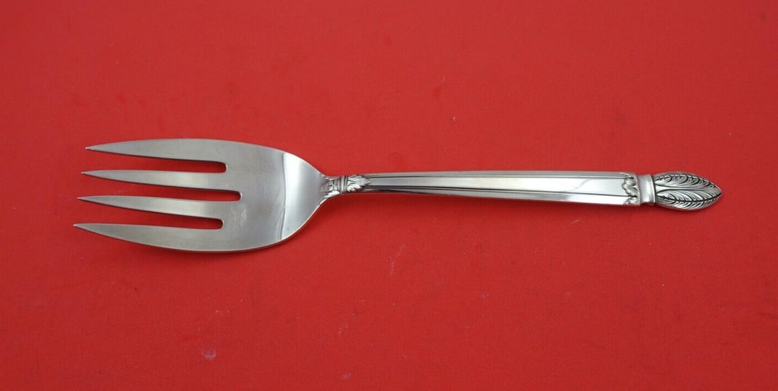 Reed and Barton Colonial Classic Sterling Silver Cold Meat Fork 8 3/4": Reed and Barton Colonial Classic Sterling Silver Cold Meat Fork 8 3/4" This exquisite Colonial Classic serving fork by Reed and Barton is a stunning addition to any table setting. Crafted from high-qu