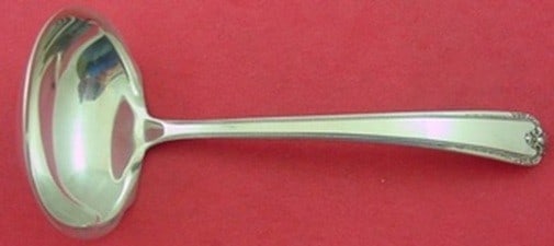 Sterling Silver Gravy Ladle Colonial Manor Pattern by Lunt 6 Inch: Sterling Silver Gravy Ladle Colonial Manor Pattern by Lunt 6 Inch This vintage gravy ladle is crafted in sterling silver in the Colonial Manor pattern by Lunt. Measuring 6 inches in length, it is not 