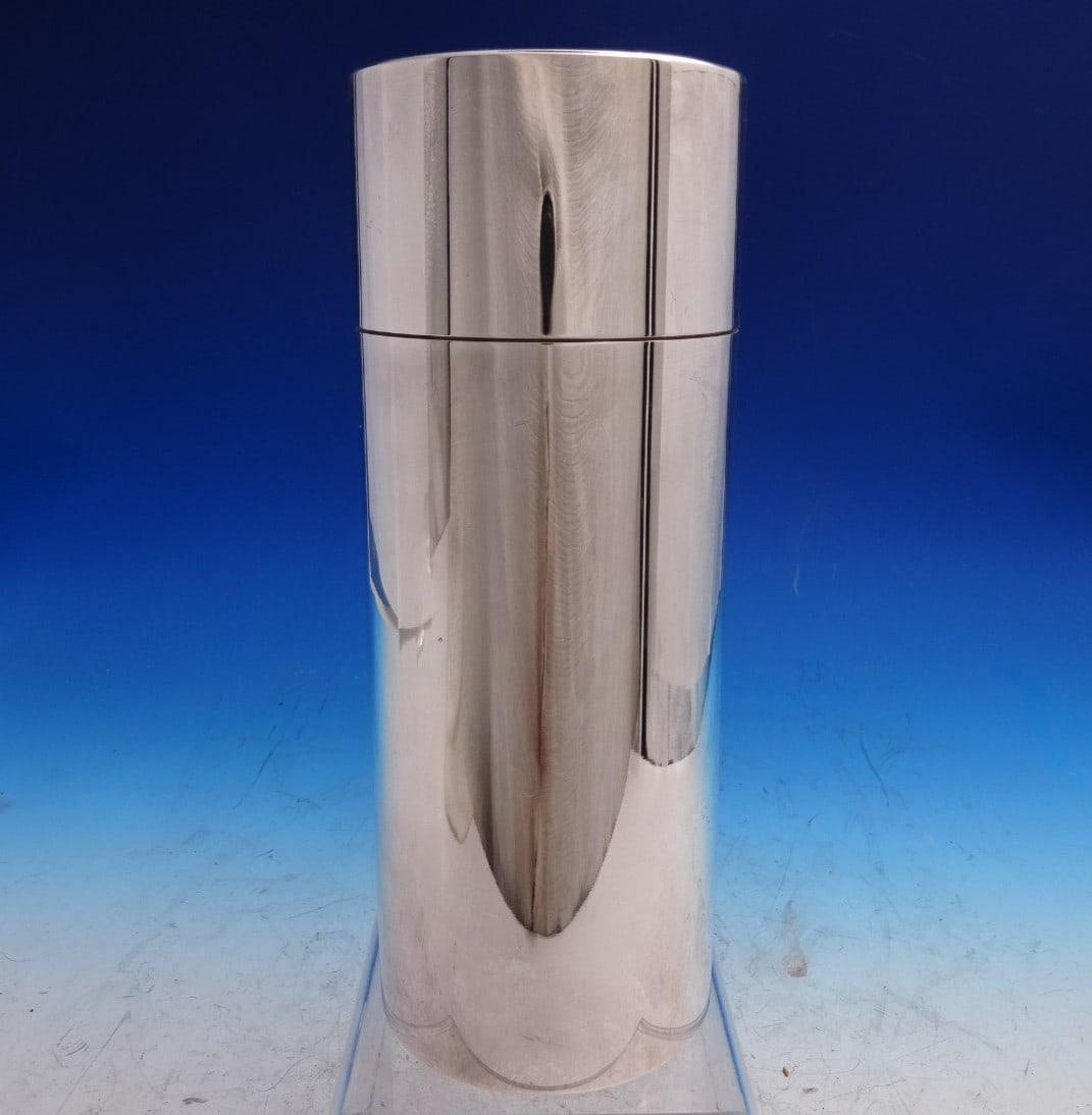 Cylinda-Line Sterling Silver Cocktail Shaker by Arne Jacobsen for Stelton (1 of 10)