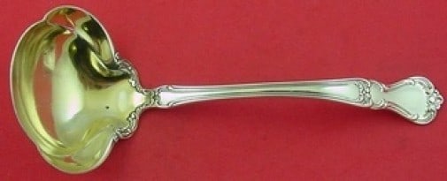 Gorham Buckingham Sterling Silver Gravy Ladle 7.5 Inch Gold Wash: Gorham Buckingham Sterling Silver Gravy Ladle 7.5 Inch Gold Wash This elegant Buckingham gravy ladle is crafted from high-quality sterling silver and features a beautiful gold wash finish. Measuring 7