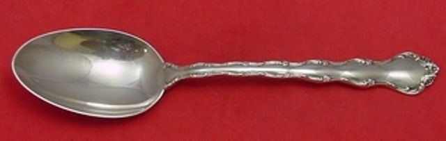 Reed and Barton Tara Sterling Silver Serving Spoon 8.5 Vintage: Reed and Barton Tara Sterling Silver Serving Spoon 8.5 Vintage This vintage serving spoon from the renowned Reed and Barton features the elegant Tara pattern and is crafted from high-quality sterling 