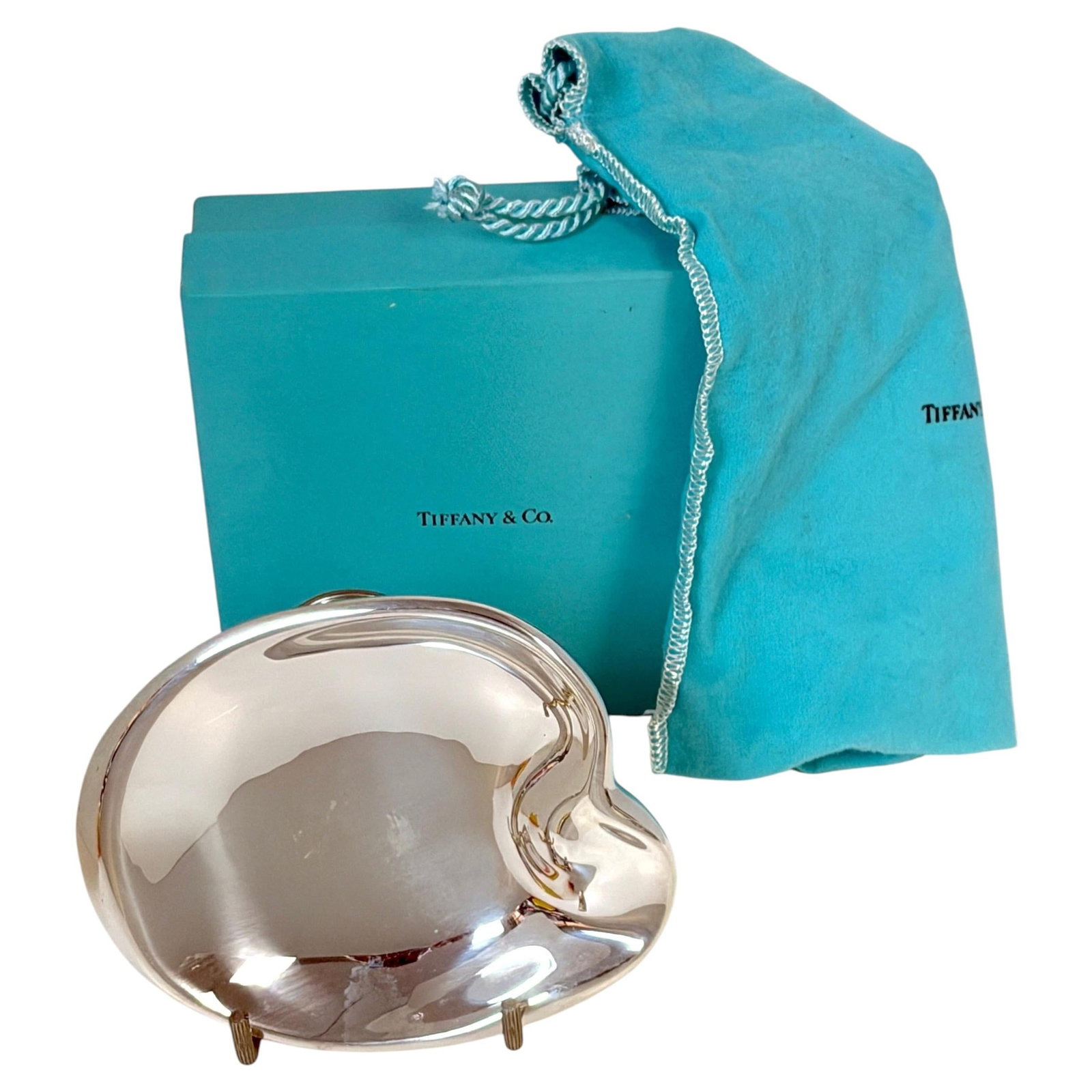 Tiffany Co Elsa Peretti Thumbprint Sterling Silver Bowl with Box: Tiffany Co Elsa Peretti Thumbprint Sterling Silver Bowl with Box Elsa Peretti for Tiffany sterling silver Thumbprint bowl with its original box and drawstring pouch. Made in Spain in the 1990s, this s
