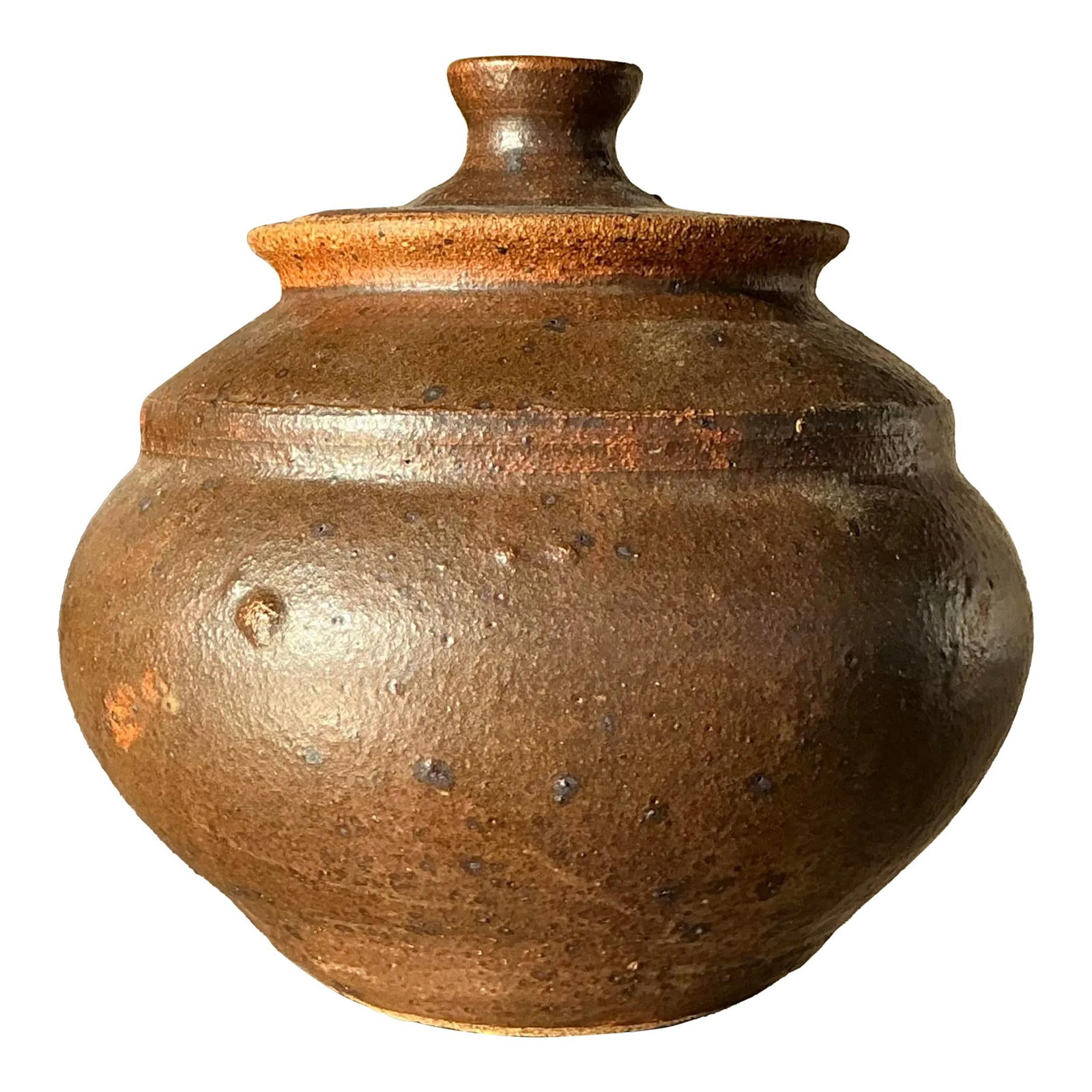 Vintage Boho Pottery Lidded Urn with Organic Sienna Finish: Vintage Boho Pottery Lidded Urn with Organic Sienna Finish This Vintage Boho Studio Pottery Lidded Urn beautifully embodies artisanal craftsmanship, merging functionality with artistic charm. Hand-thr