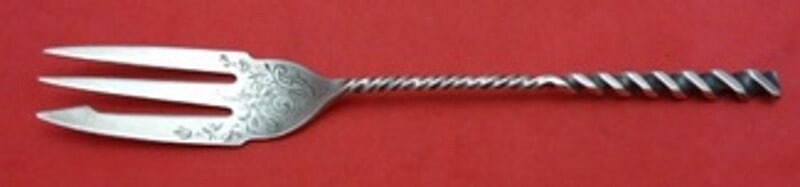 Whiting Square Twist #5 Sterling Silver Pickle Fork 6 3/8": Whiting Square Twist #5 Sterling Silver Pickle Fork 6 3/8" Presenting the Square Twist #5 Pickle Fork by Whiting, a stunning piece of serving ware crafted in sterling silver. This old style bright-cut