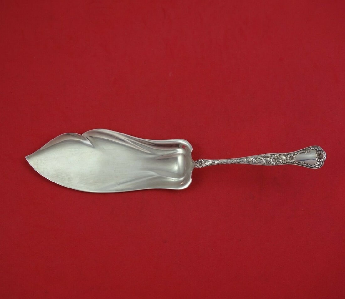 Gorham Marguerite Sterling Silver Fish Server 10.25" Serving Piece: Gorham Marguerite Sterling Silver Fish Server 10.25" Serving Piece Presenting the Marguerite Fish Server by Gorham, a stunning piece crafted from sterling silver. This exquisite serving piece measures