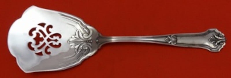 Wallace Corinthian Sterling Silver Tomato Server 7 3/4 Inch Pierced: Wallace Corinthian Sterling Silver Tomato Server 7 3/4 Inch Pierced This exquisite tomato server is from the Corinthian pattern by Wallace, crafted in sterling silver. The server features a pierced de