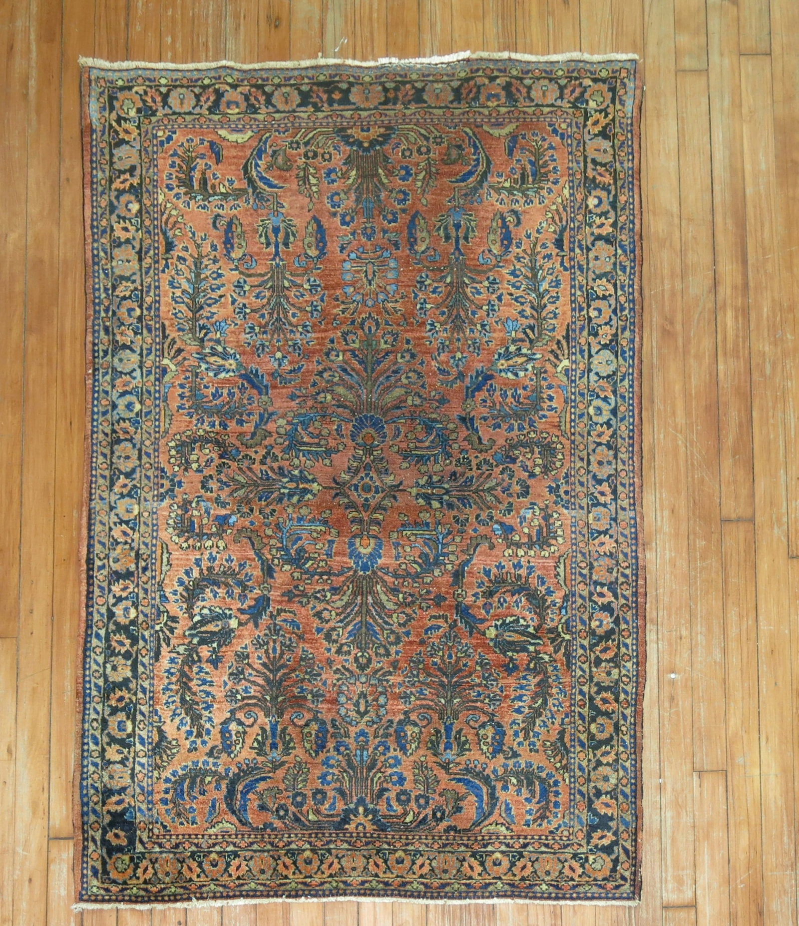 3' 3" x 4' 9" Early 20th Century Persian Sarouk Rug (1 of 7)