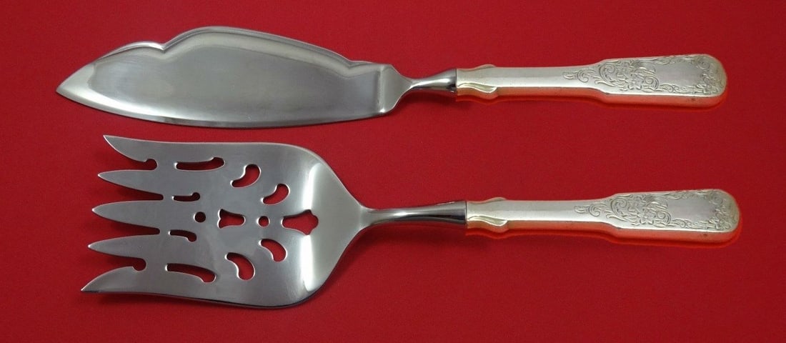 Towle Sixteen-Ninety Sterling Fish Serving Set 2 Piece: Towle Sixteen-Ninety Sterling Fish Serving Set 2 Piece Custom 2-piece fish serving set in the Towle Sixteen-Ninety Engraved pattern. This pre-owned set includes a large server and a large serving fork