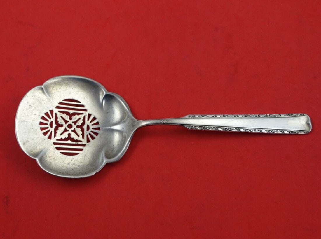 Gorham Eventide Sterling Silver Tomato Server 7 5/8 Inch: Gorham Eventide Sterling Silver Tomato Server 7 5/8 Inch Elevate your dining experience with this exquisite Eventide Tomato Server by Gorham. Crafted from high-quality sterling silver, this serving pi