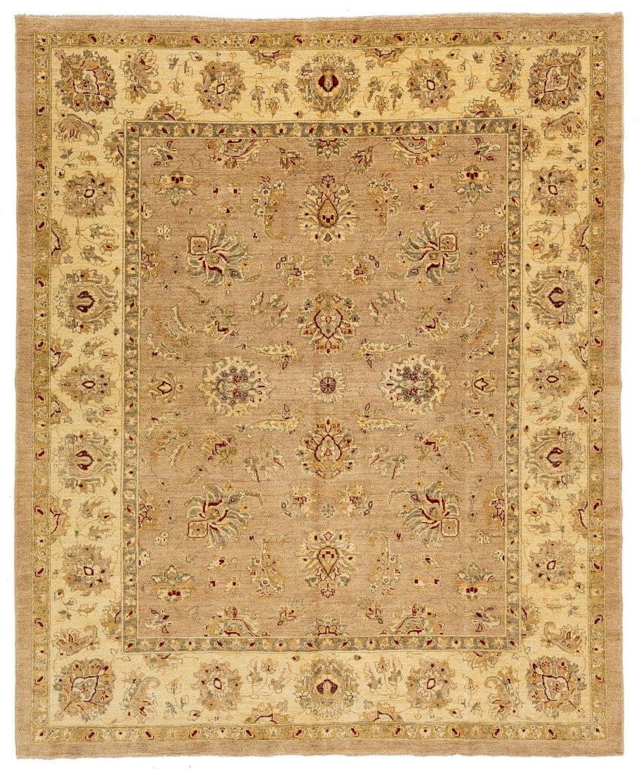 Modern Paki Peshawar Wool Rug 8' x 9'6' Tan Floral Design: Modern Paki Peshawar Wool Rug 8' x 9'6' Tan Floral Design Enhance your space with this exquisite Modern Handmade Paki Peshawar wool rug. Featuring a warm tan field, this rug showcases an elegant allov
