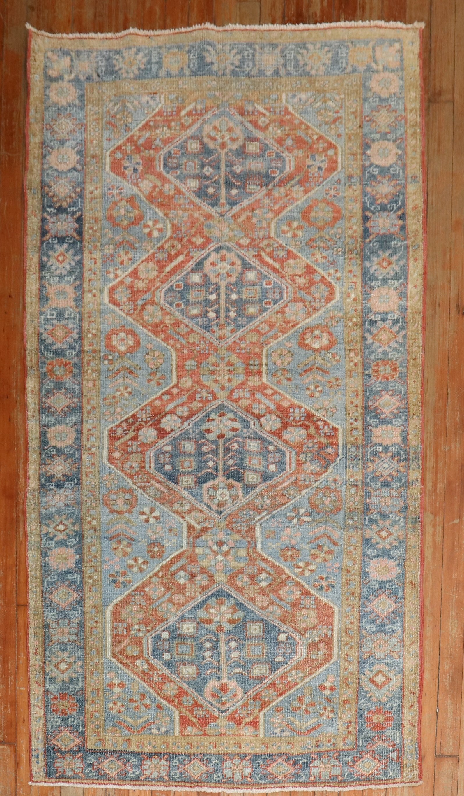 3' 2" x 5' 9" Persian Serapi Heriz Small Rug: 3' 2" x 5' 9" Persian Serapi Heriz Small Rug An early 20th-century Persian Heriz scatter-size rug in the Serapi/Heriz type. This pre-owned small rug offers the character and style associated with anti