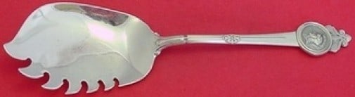 Gorham Medallion Sterling Silver Macaroni Server Unmonogrammed: Gorham Medallion Sterling Silver Macaroni Server Unmonogrammed This exquisite macaroni server from the renowned Gorham brand showcases the elegant Medallion pattern. Crafted from high-quality sterling