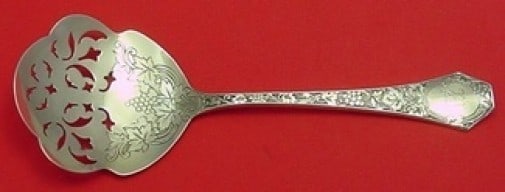 SSMC-Saart Grape Sterling Silver 7 inch Tomato Server Monogrammed: SSMC-Saart Grape Sterling Silver 7 inch Tomato Server Monogrammed This elegant 7" tomato server, crafted from high-quality sterling silver, features the exquisite Grape pattern by SSMC-Saart. The serv