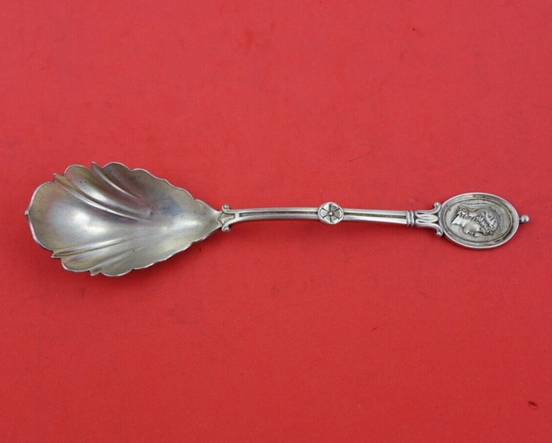 Gorham Medallion Sterling Silver Serving Spoon Shell Bowl 7.25": Gorham Medallion Sterling Silver Serving Spoon Shell Bowl 7.25" This exquisite preserve spoon from the Medallion pattern by Gorham showcases a beautifully crafted shell bowl design. Made of sterling s