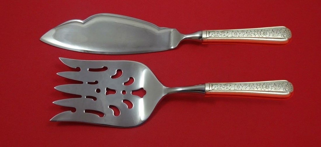 Towle Old Brocade 2 Piece Sterling Fish Serving Set HHWS: Towle Old Brocade 2 Piece Sterling Fish Serving Set HHWS This is a two-piece fish serving set in the Old Brocade pattern by Towle. It is custom made with sterling silver hollow handles and stainless s
